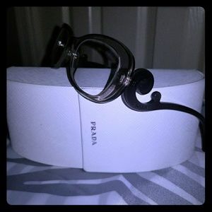 PRADA GLASSES